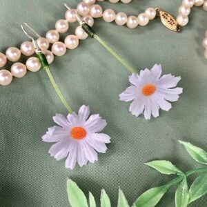 Daisy White Flower Stem Dangle Earrings